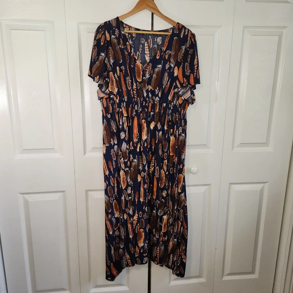 BloomChic Navy Blue Feather Print Smocked Waist V-Neck Midi Dress Size 18-20 - Picture 1 of 10